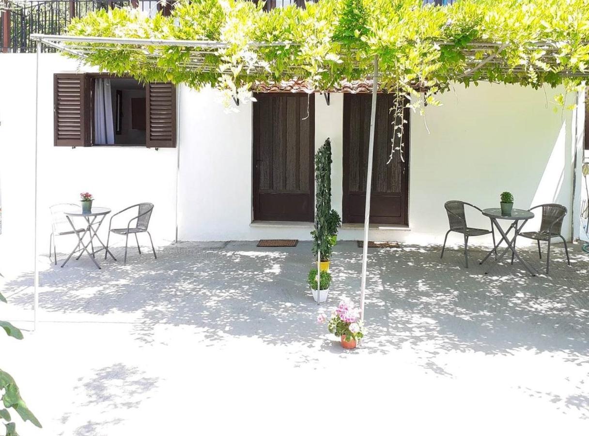 Daphnes Apartments Ratzaklíon Exterior foto